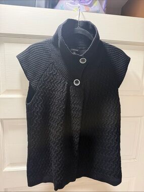 J. Peterman Black Cable-Knit Sleeveless Sweater Vest with Funnel Collar